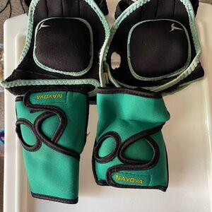 2 Pairs if Hand Weights. 1 lb each…2 lbs/pair